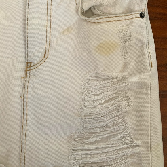 LF CARMAR Jean White Distressed Skirt - Picture 4 of 10